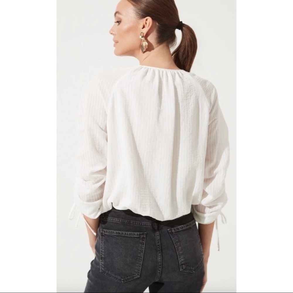 NEW White ASTR Top - Picture 2 of 13